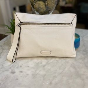 MARC JACOBS WHITE STAR LEATHER CLUTCH!🤍